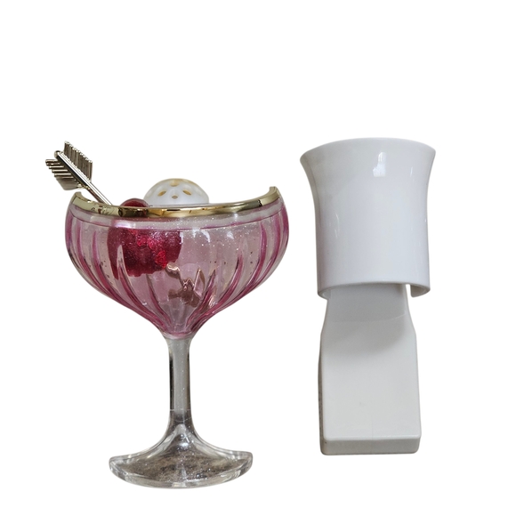 Bath & Body Works Wallflower Plugs Lantern Pink Heart Martini - Picture 3 of 6